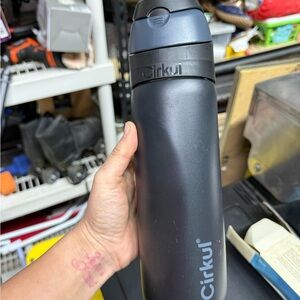 Cirkul 26oz. StrawSip™ Flip Bottle in Onyx